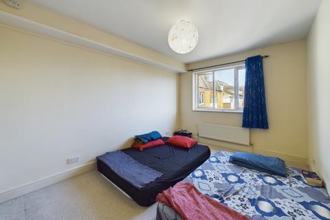 2 bedroom flat to rent, Gainsborough Court, Homesdale Road, Bromley, BR2