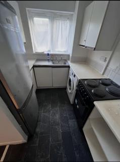 1 bedroom flat to rent, Fenman Gardens, Ilford, Essex, IG3