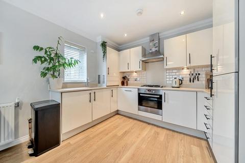 2 bedroom flat for sale, Waratah Drive, Chislehurst