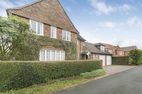 5 bedroom detached house for sale, Aldenham Avenue, Radlett