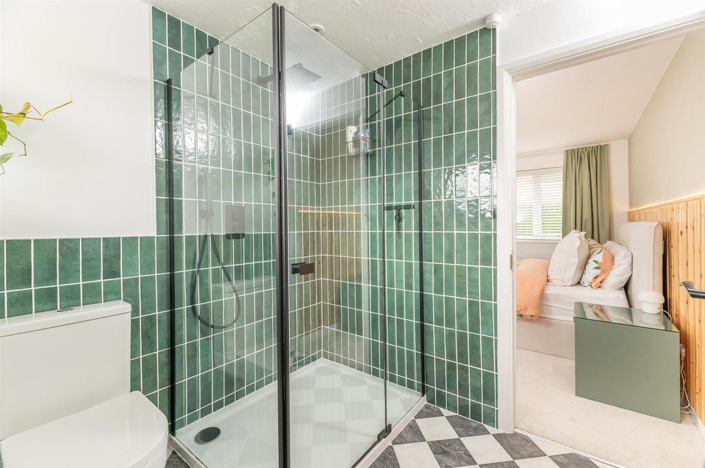 En-Suite Bedroom 1