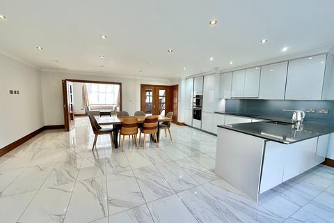 5 bedroom semi-detached house to rent, London N12