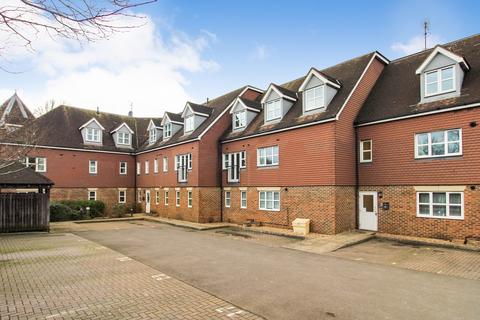 1 bedroom flat for sale, Brookhill Road, Copthorne, Crawley, West Sussex. RH10 3PS