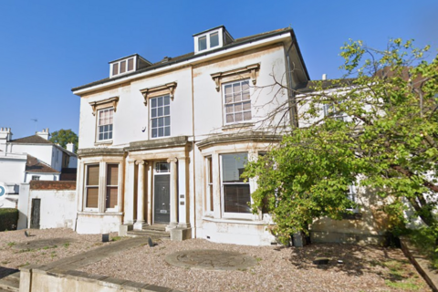 9 Cheyne Walk, Northampton, NN1 5PT