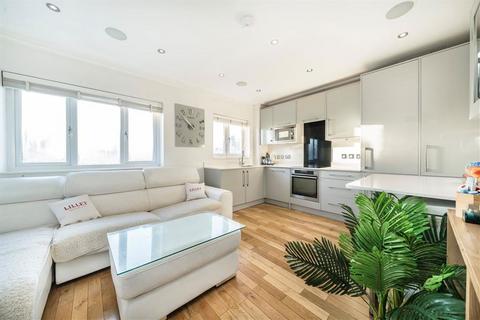 1 bedroom flat for sale, Cumberland Place, London SE6