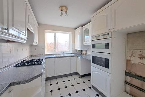 16 Lakeside Walk, Birmingham, B23 7YP