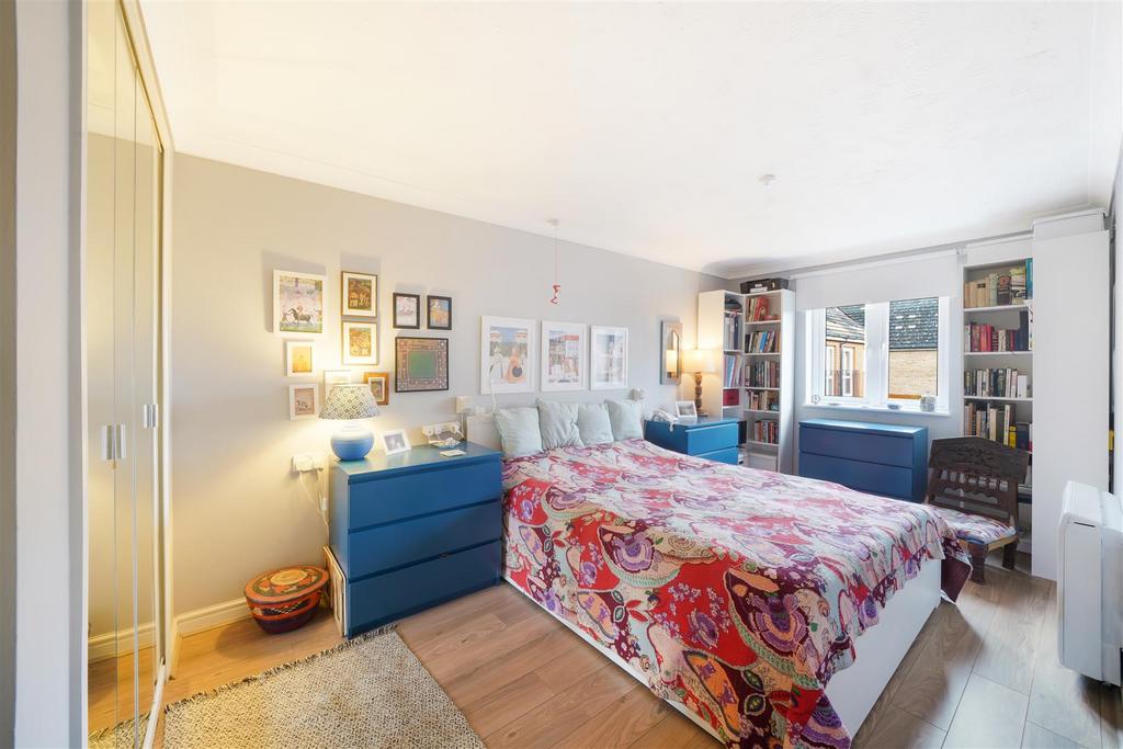 Flat 17, Bishops Court - r FSVp Uxdsv1 ZTxsl Q1 Bt.jpg