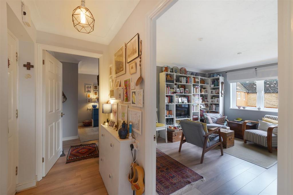 Flat 17, Bishops Court - l FYX309s Ilu5 FZO48aj I.jpg