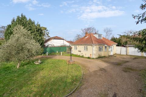 3 bedroom detached bungalow for sale, Bangors Road North, Iver Heath SL0