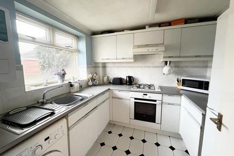 2 bedroom terraced house for sale, Lawrence Close, Ettiley Heath CW11