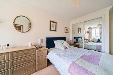 1 bedroom retirement property for sale, Lightwater,  Surrey,  GU18