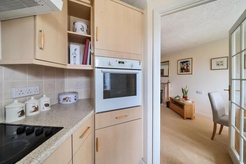 1 bedroom retirement property for sale, Lightwater,  Surrey,  GU18