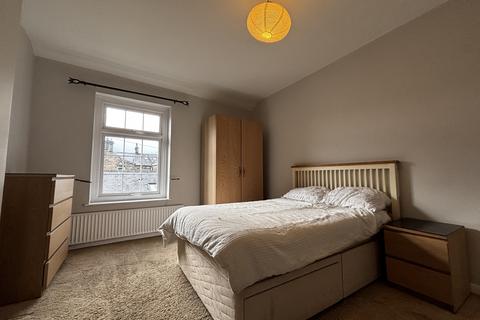 5 Park Grove, Leeds, LS6 4BD