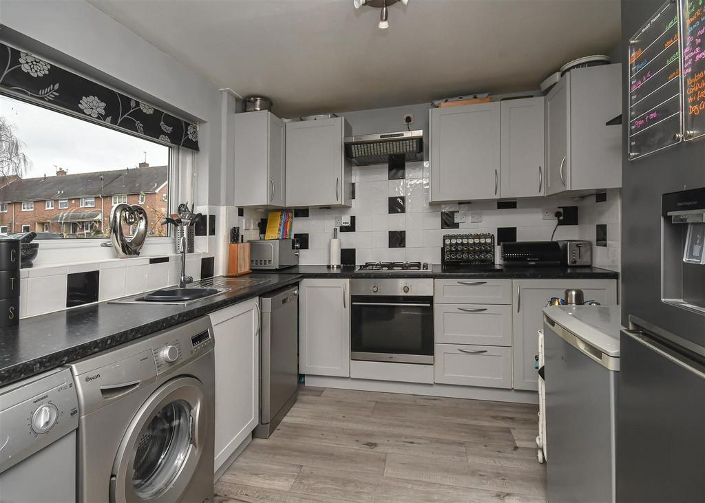 17 Dingle Road-Kitchen.jpg