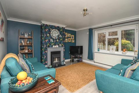 17 Dingle Road, Wombourne, Wolverhampton, WV5 0EG