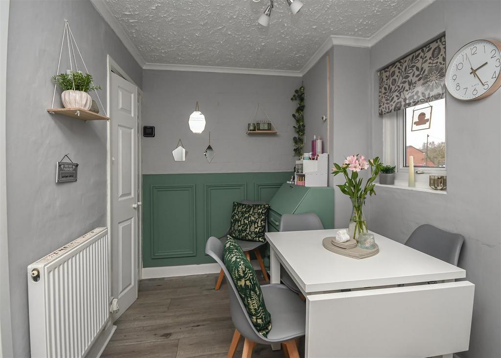 17 Dingle Road-Dining Area.jpg