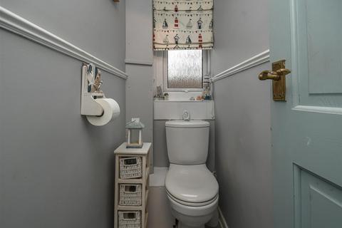 17 Dingle Road, Wombourne, Wolverhampton, WV5 0EG