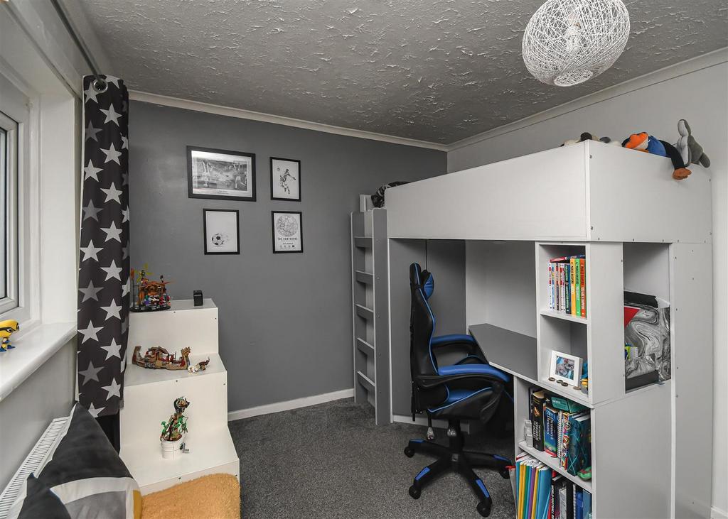 17 Dingle Road-Bedroom 2.jpg