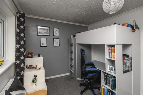 17 Dingle Road, Wombourne, Wolverhampton, WV5 0EG