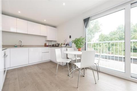 2 bedroom flat to rent, Walm Lane, London, NW2