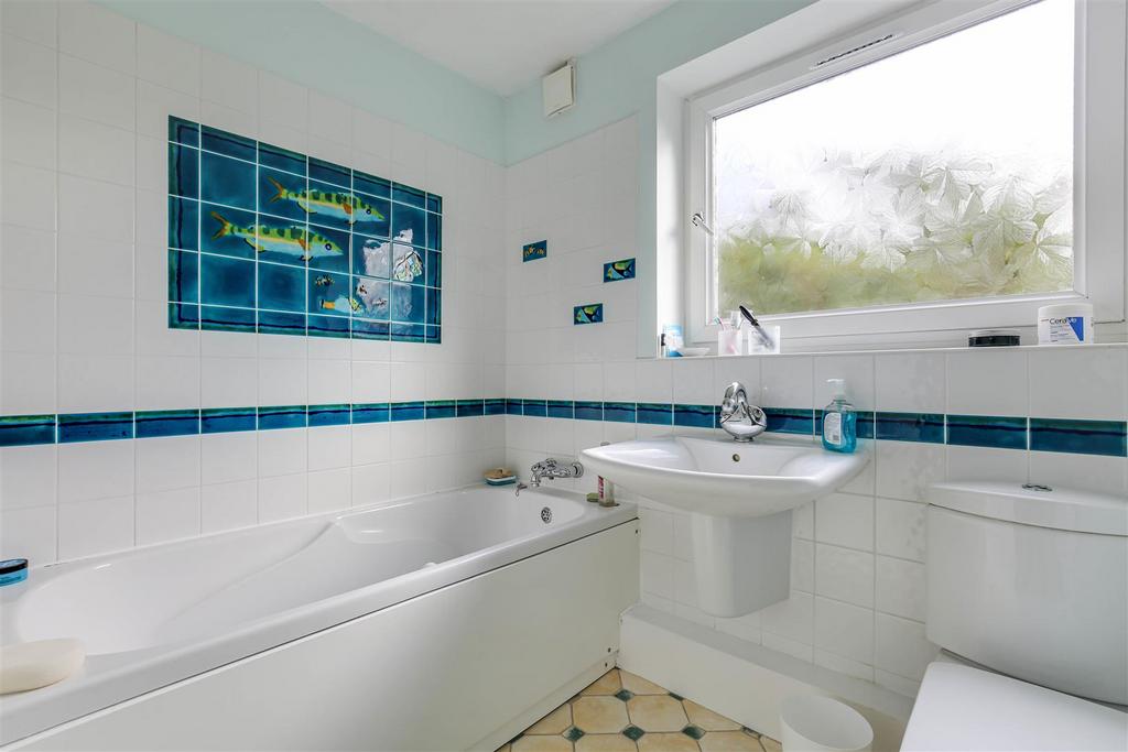 20 Bathroom.jpg