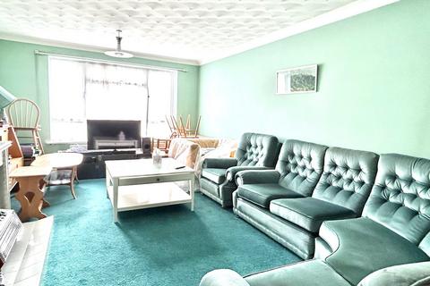 3 bedroom detached house for sale, Wren Crescent, COY POND, BH12