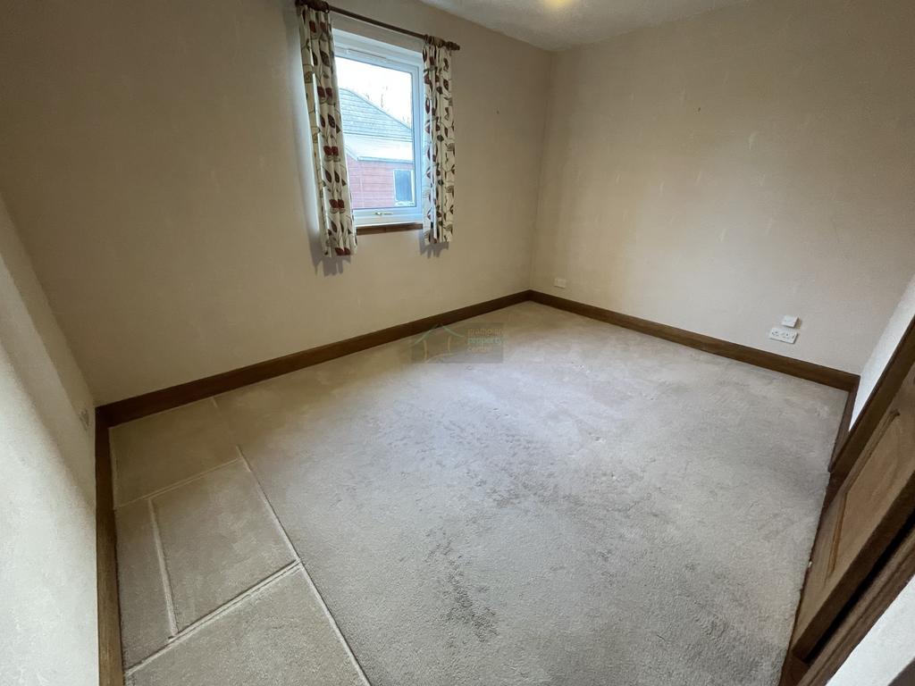 Bedroom 1b.JPG