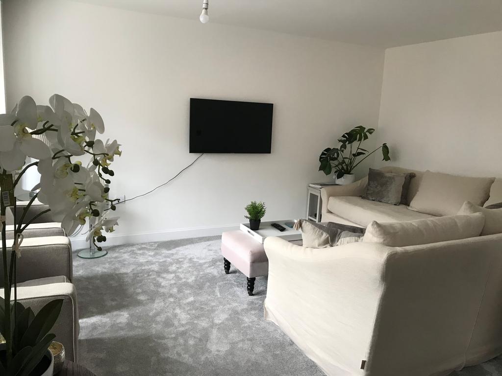 Living Room 4.jpg