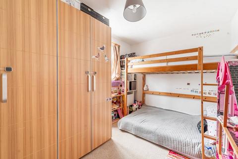 1 bedroom flat for sale, Oak Tree Dell, Kingsbury, London, NW9