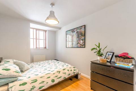 1 bedroom flat to rent, Sugar Loaf Walk, Bethnal Green, London, E2