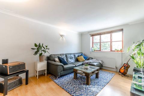 1 bedroom flat to rent, Sugar Loaf Walk, Bethnal Green, London, E2