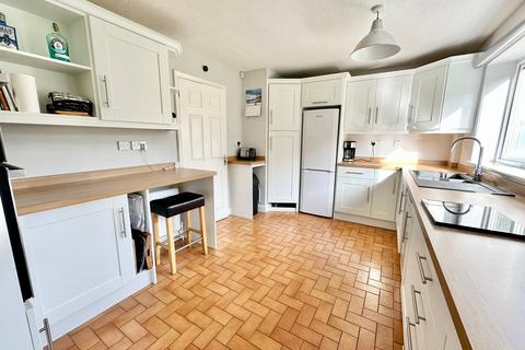 4 Croft Way, Frimley, Camberley, GU16 8LN