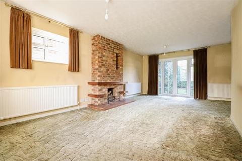 3 bedroom detached house for sale, Willow Road, Horsham