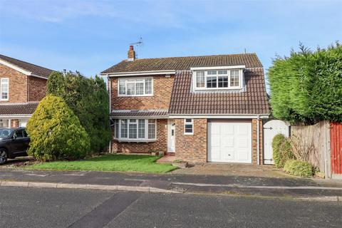 6 Willow Road, Horsham, RH12 4UN