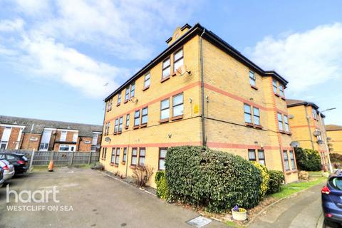 3 bedroom flat for sale, The Woodlands, Southend-on-Sea