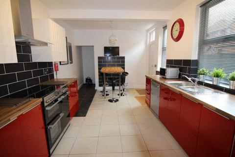 6 bedroom semi-detached house to rent, Balmoral Avenue, West Bridgford, NOTTINGHAM NG2