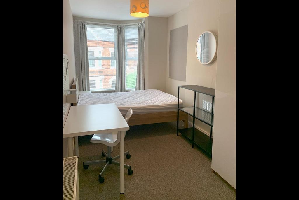 Bedroom4.JPG