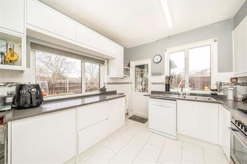 3 bedroom detached house for sale, Woodyates Road, London SE12