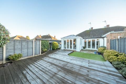 25 Peatmore Avenue, Woking, GU22 8TG