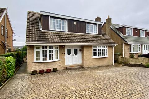 4 bedroom detached house for sale, Gleneagles Way, Fixby, Huddersfield