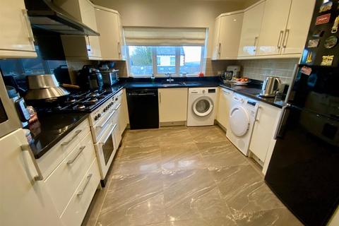 4 bedroom detached house for sale, Gleneagles Way, Fixby, Huddersfield