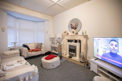2 bedroom flat for sale, Laverockhall Street, Glasgow G21