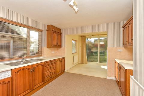 2 bedroom chalet for sale, Sanspareil Avenue, Minster On Sea, Sheerness, Kent