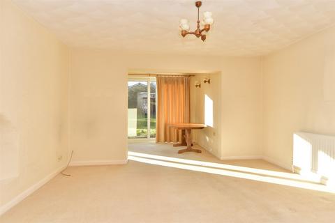 2 bedroom chalet for sale, Sanspareil Avenue, Minster On Sea, Sheerness, Kent