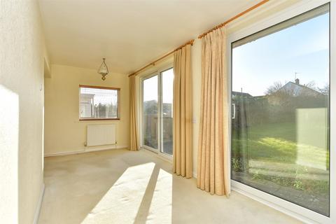 2 bedroom chalet for sale, Sanspareil Avenue, Minster On Sea, Sheerness, Kent