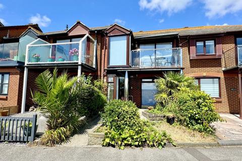 3 bedroom terraced house for sale, Labrador Drive, Baiter Park, Poole, BH15