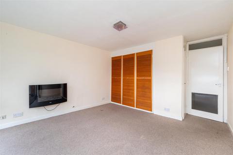 Flat 12, 12 Cedar Road, Sutton, SM2 5DA