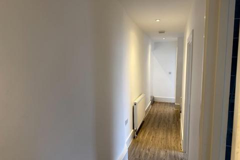 2 bedroom flat to rent, High Street, Stevenage