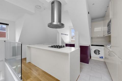 2 bedroom flat for sale, Chatsworth Road, London NW2