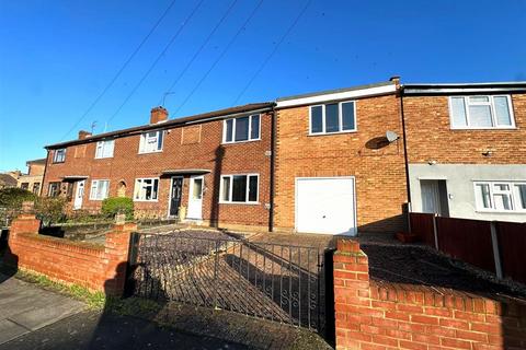 4 bedroom end of terrace house for sale, Cassiobury Avenue, Feltham